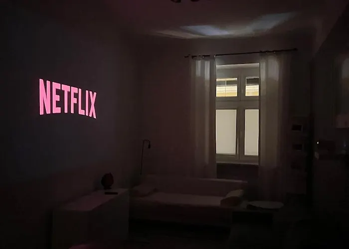Cinema Apartment With A View Of Old Town