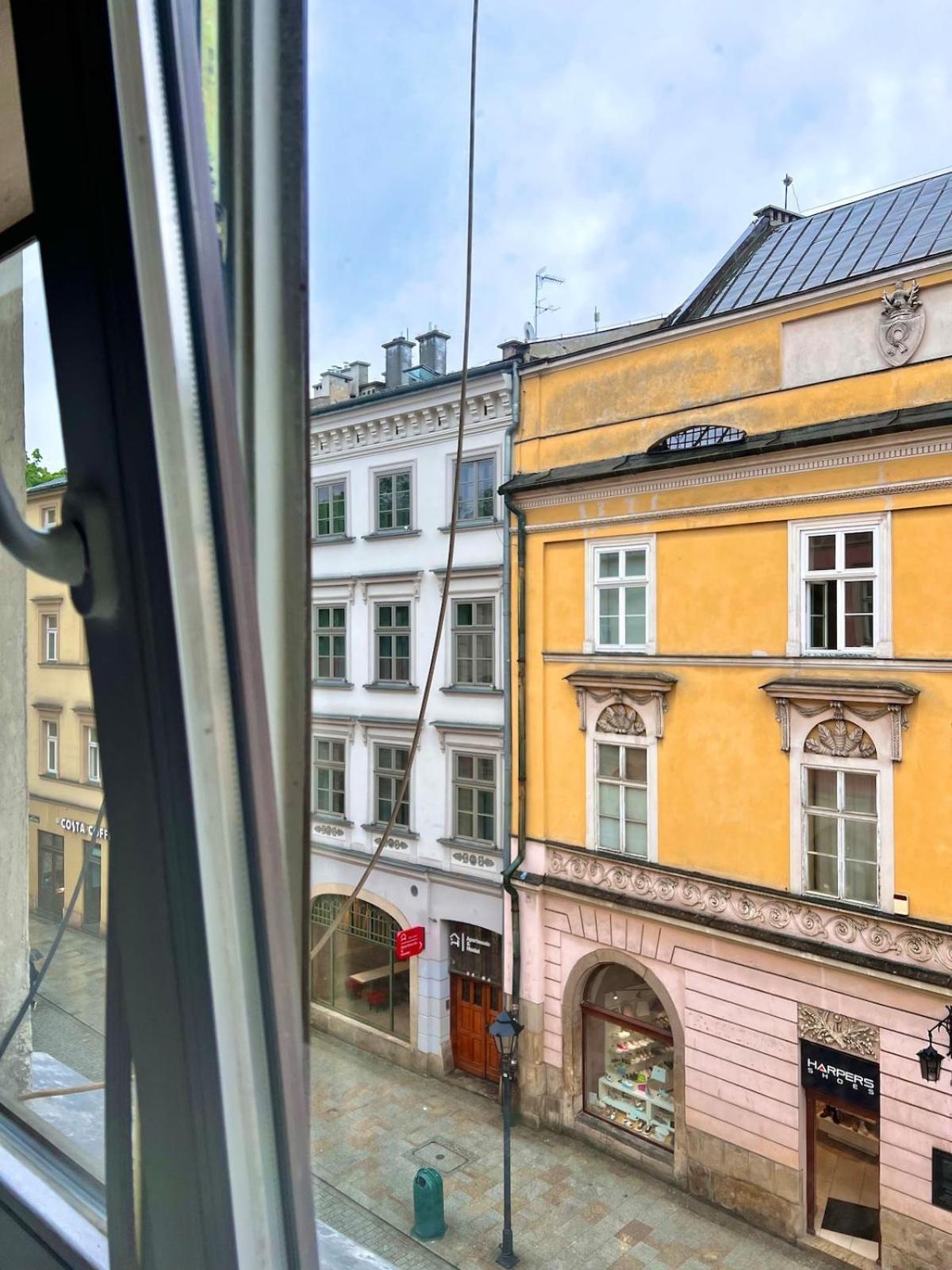 Cinema With A View Of Old Town * Krakov
